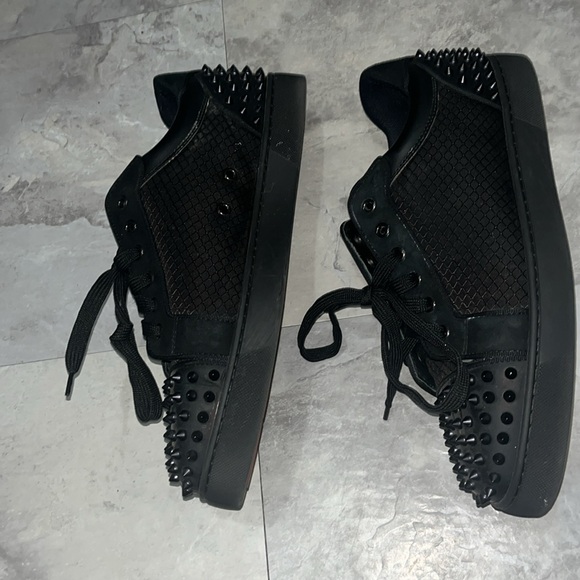 Christian Louboutin - Picture 2 of 6